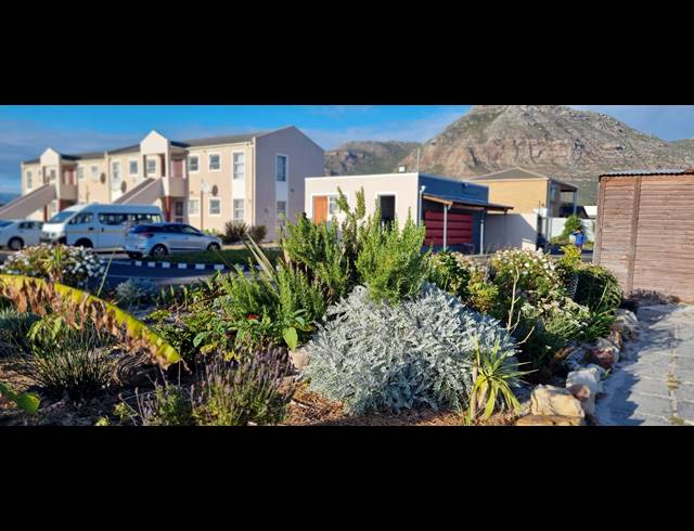 2 BEDROOM APARTMENT SOLD IN MUIZENBERG